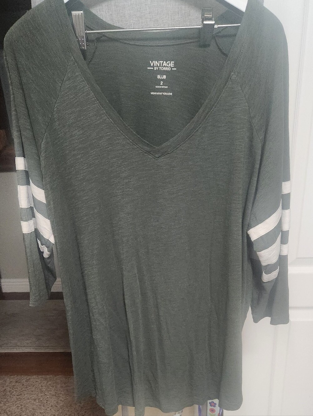 Torrid Vintage Slub Olive Green 3/4 Sleeve V-Neck Top Size 2